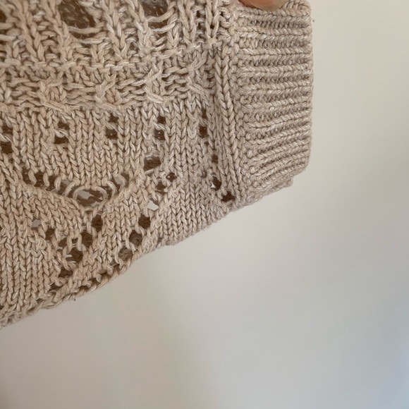 Garage Cream Shawl - Picture 4 of 5